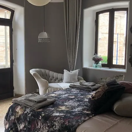 Bed & Breakfast Ballerina Bianca